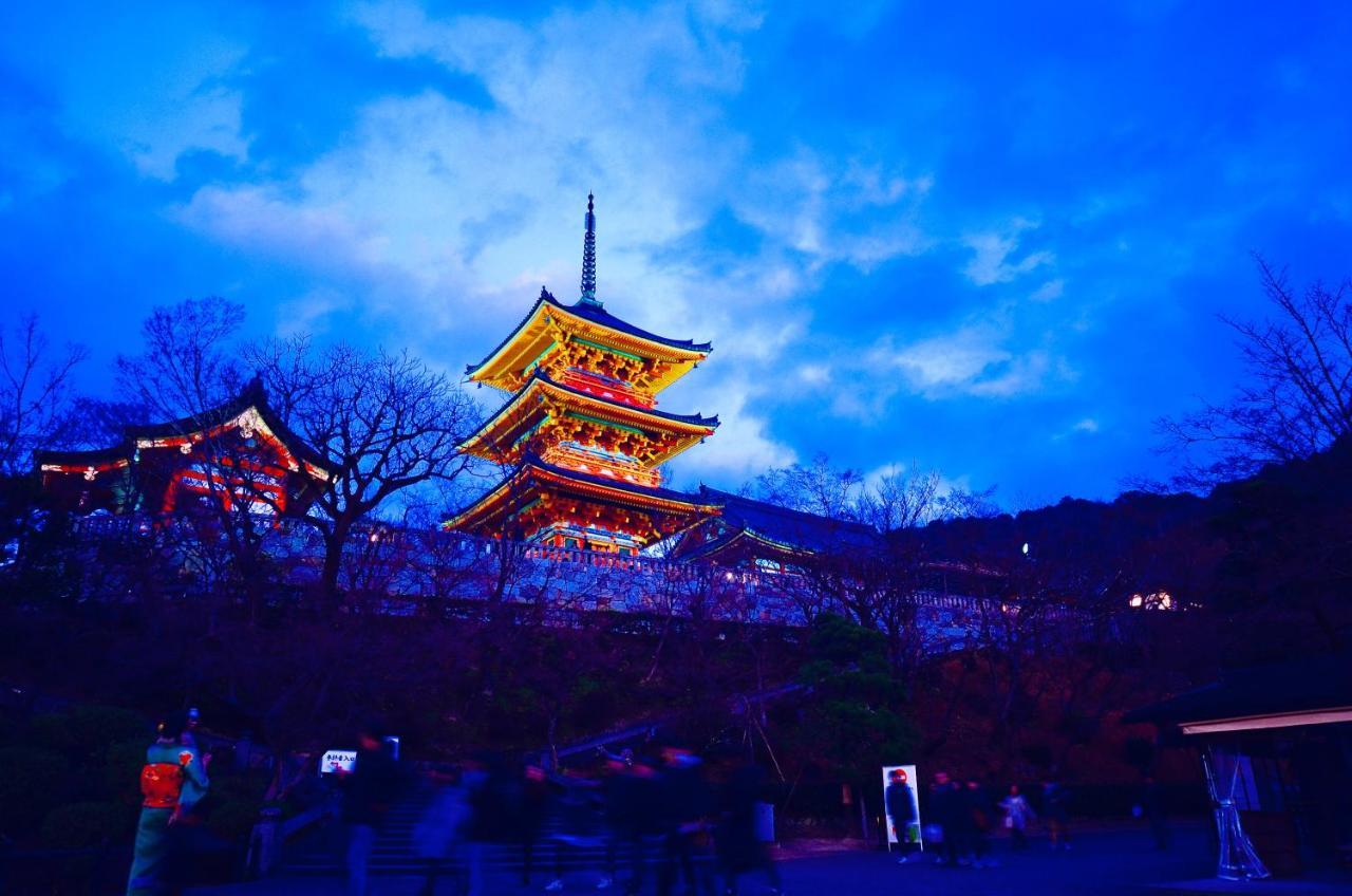 Henn Na Premier Gojo Karasuma -formerly Watermark Kyoto- โรงแรม เกียวโต